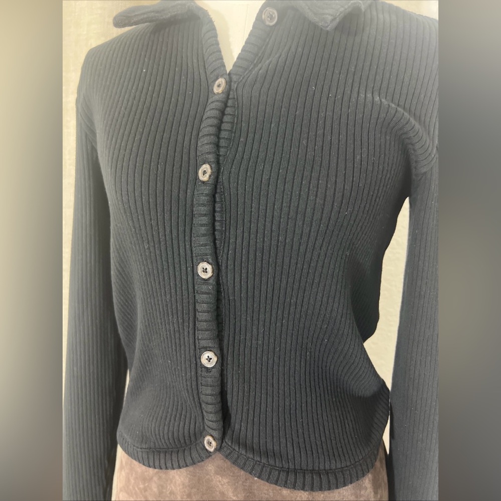 Women’s Y2K/90s Minimal Madewell ribbed curved hem cardigan black size medium. - Picture 2 of 5